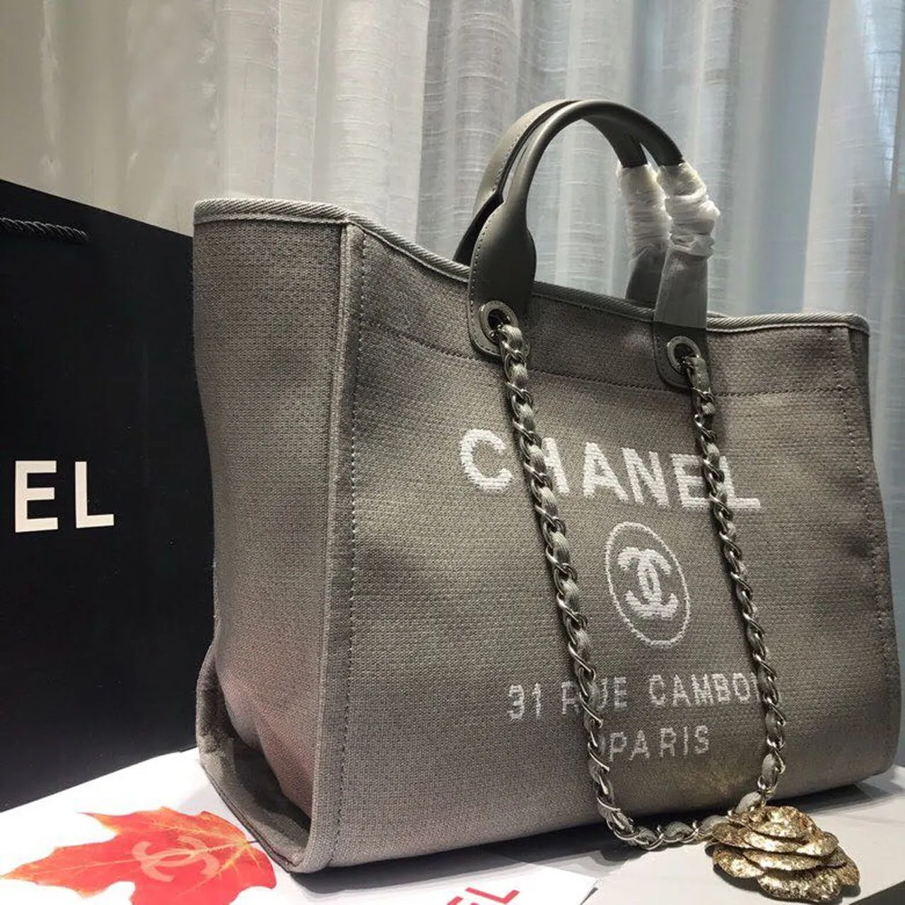 CHL Deauville Tote Tweed Canvas Bag Fall/Winter Collection, Light Grey/White For Women 15in/38cm