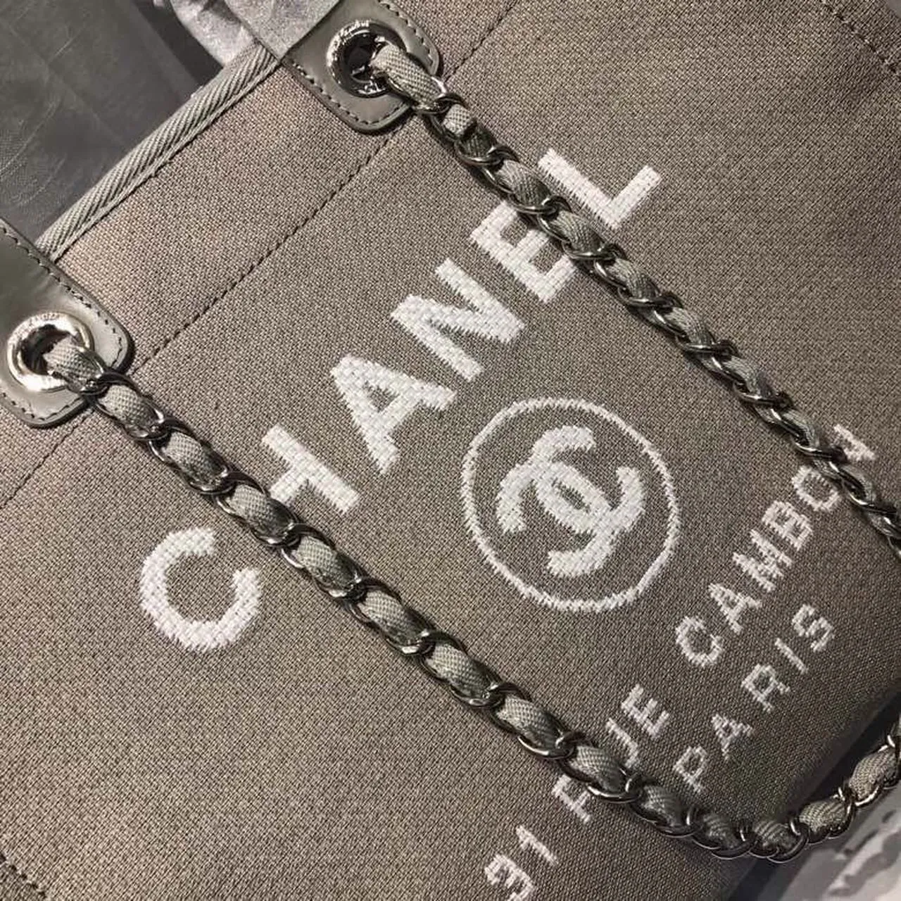CHL Deauville Tote Tweed Canvas Bag Fall/Winter Collection, Light Grey/White For Women 15in/38cm