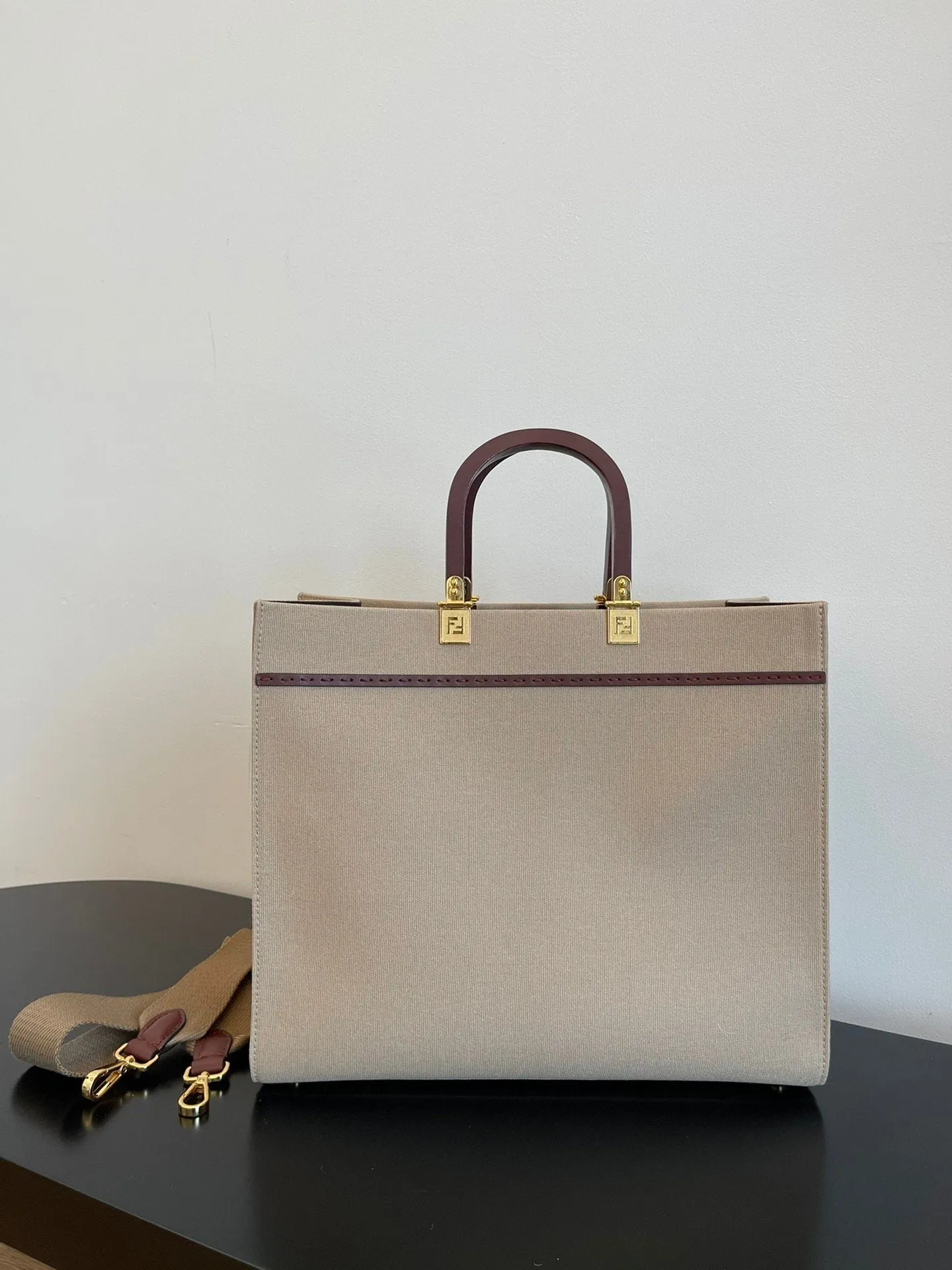 FI Sunshine Medium Tote Bag Beige Canvas For Women, Women&#8217;s Bags, Shoulder Bags 13.8in/35cm FF 8BH386