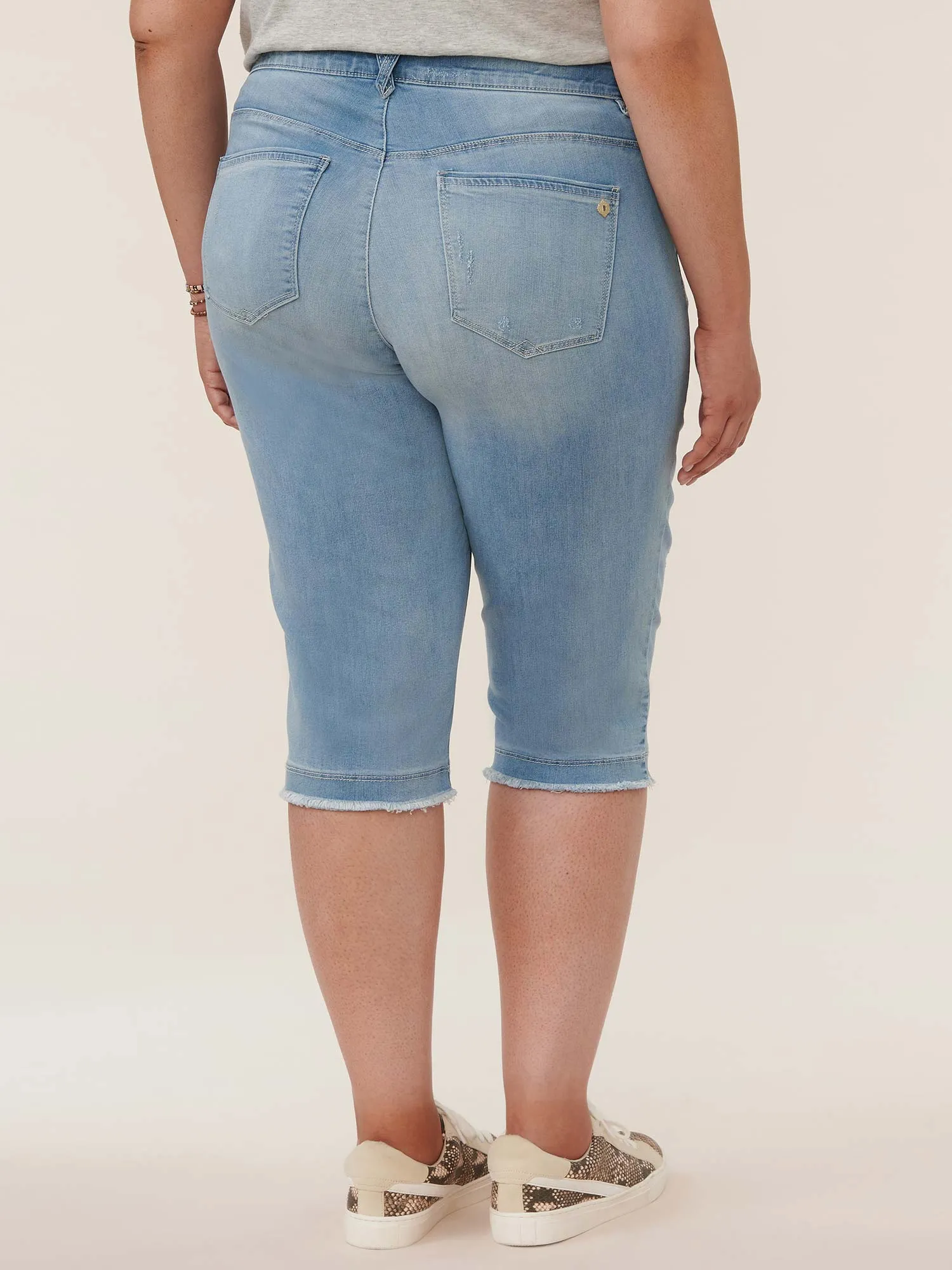 "Ab"solution® Light Blue Denim Fray Hem Plus Skimmer Jeans