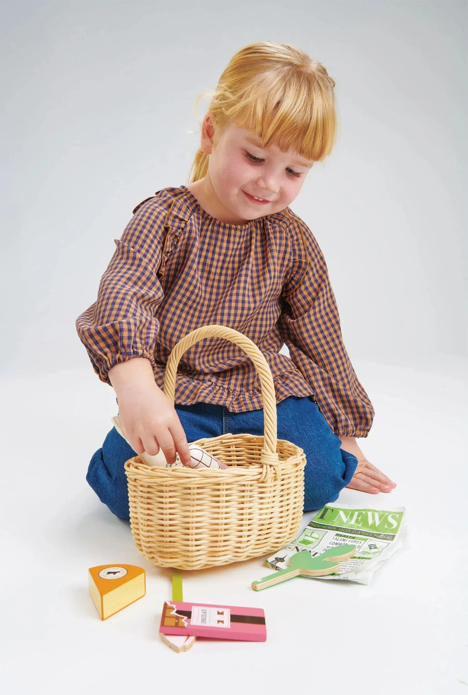 WICKER SHOPPING BASKET